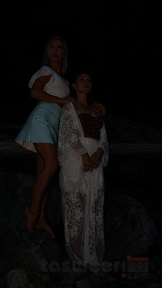 Femininity and Friendship: A Silent Dialgue