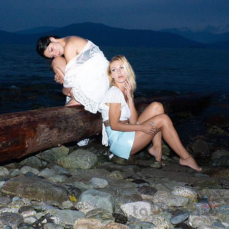Femininity and Friendship: A Silent Dialgue