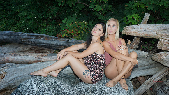 Femininity and Friendship: A Silent Dialgue